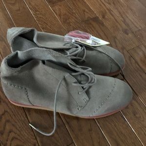 Womens chukka boots.